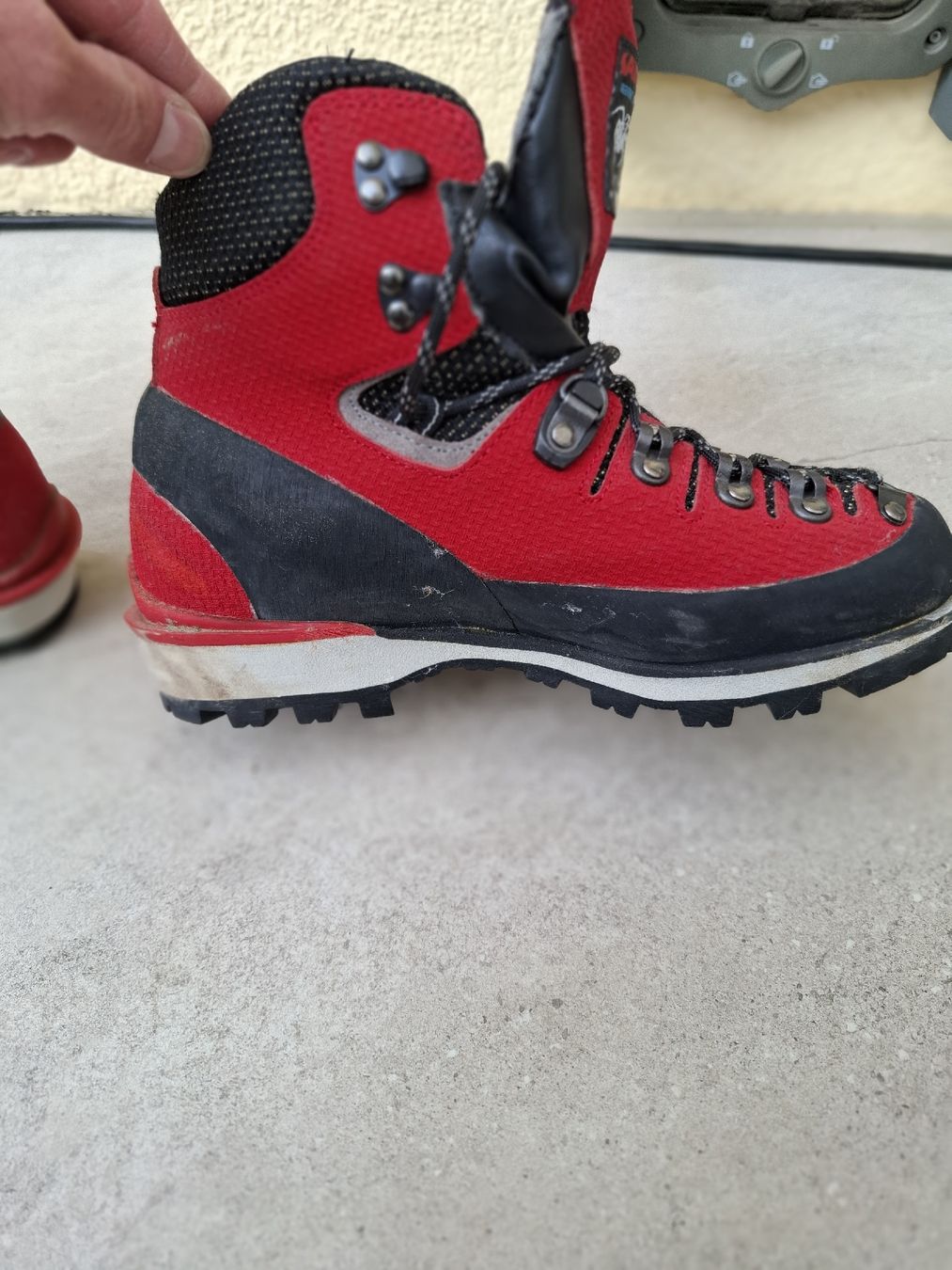 Scarpe da uomo: Rote SALTIC Bergstiefel Wanderschuhe Grösse 37.5  – Usato da Dörflingen venduto da Sander 3