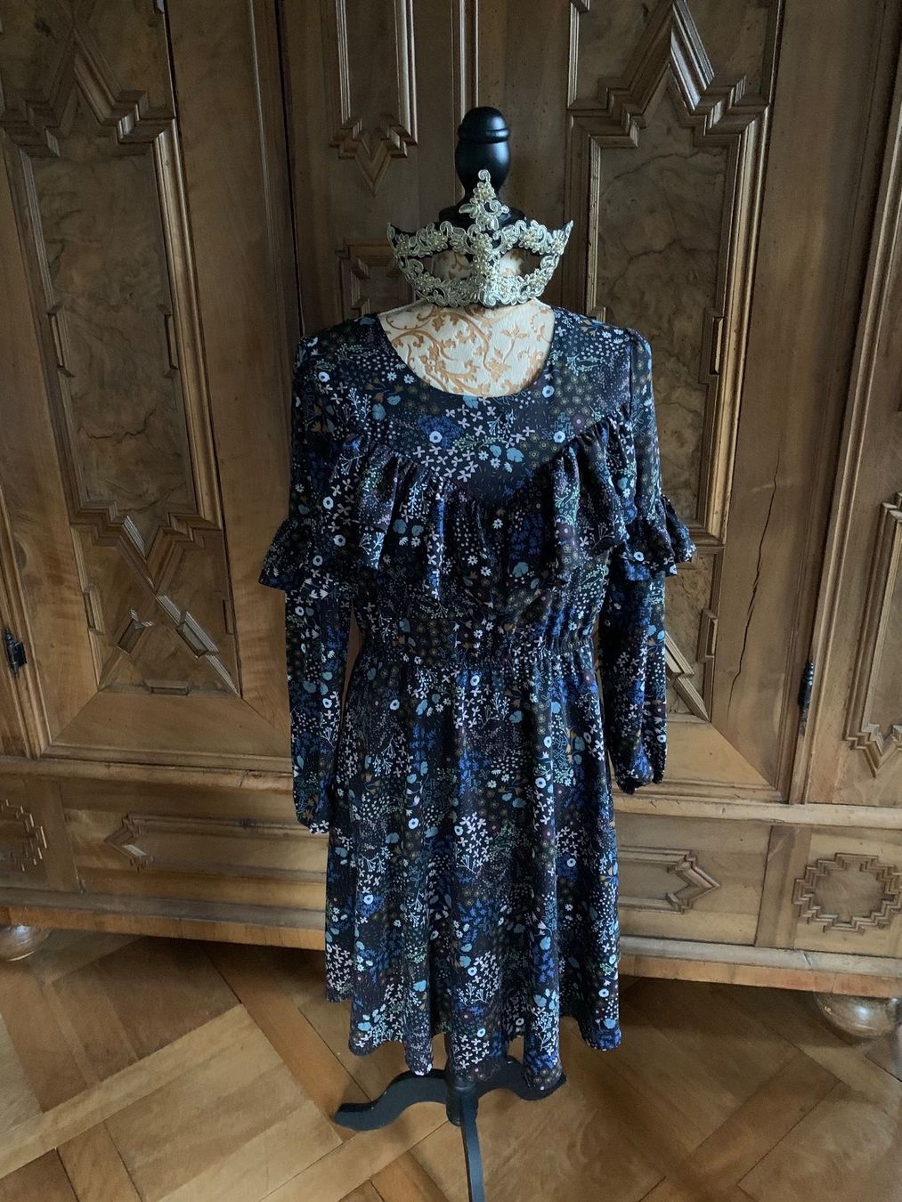 Vestiti: Schönes feminines Kleid Neu Gr. 36DE – Nuovo (secondo la descrizione) da Interlaken venduto da Bona55