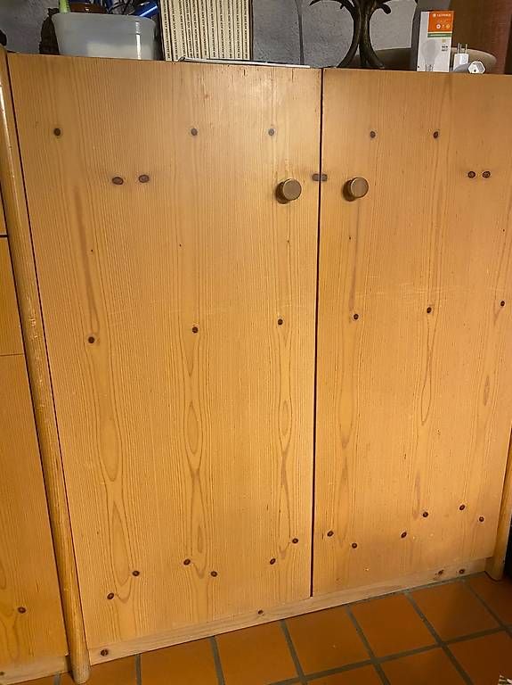 Armadi: Massivholz Schrank  – Usato da Forch venduto da KathrinW3 1