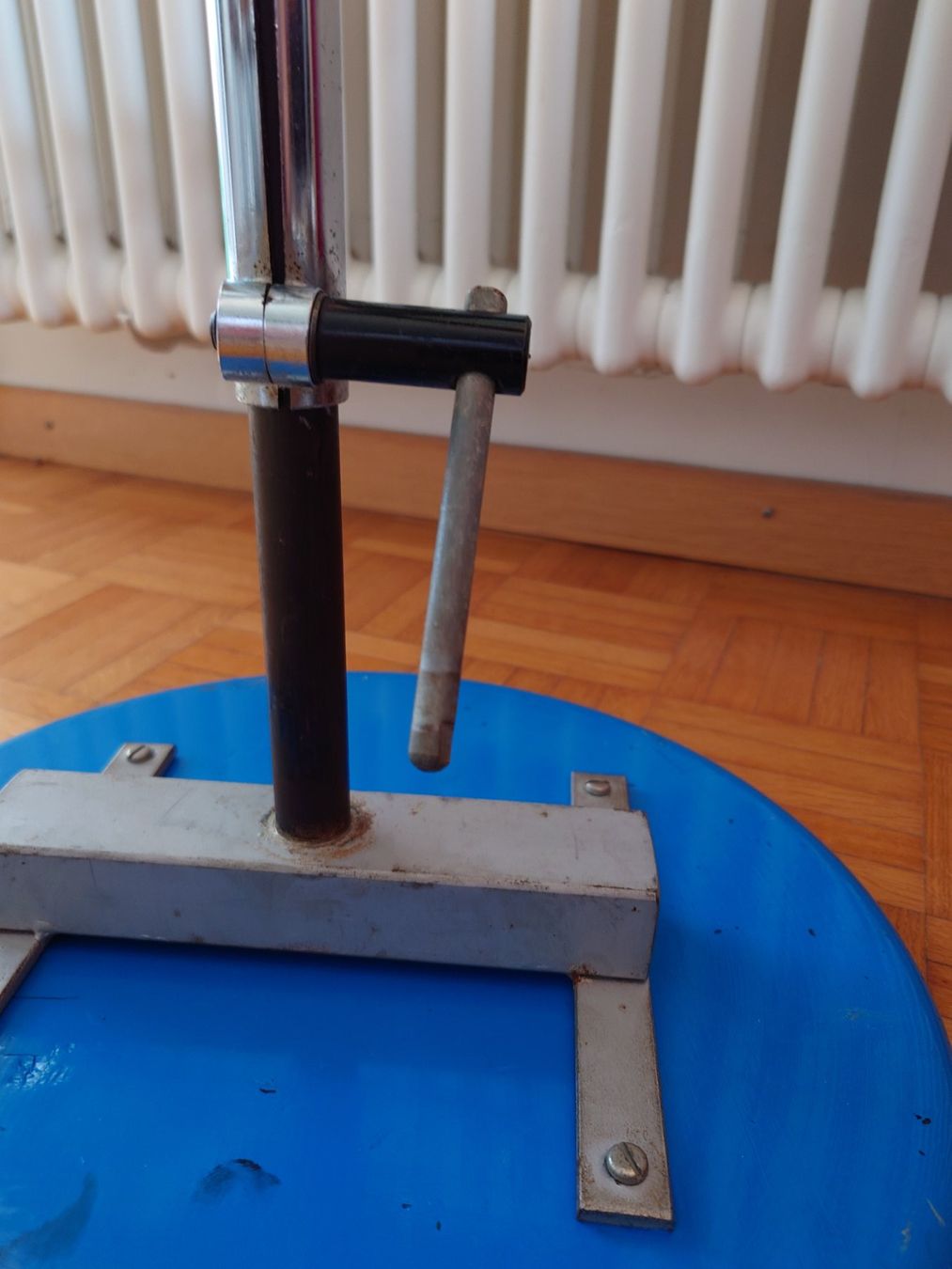 Sgabelli: Stahlrohr Hocker höhenverstellbar – Usato da St. Gallen venduto da SG005 8