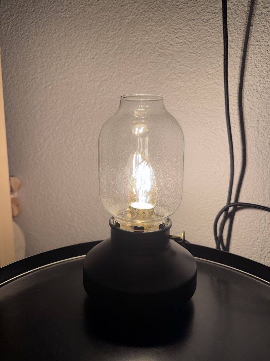 Ikea Lampes: Ikea table lamp + metal table – D'occasion à Zürich par lui_ns5h 2