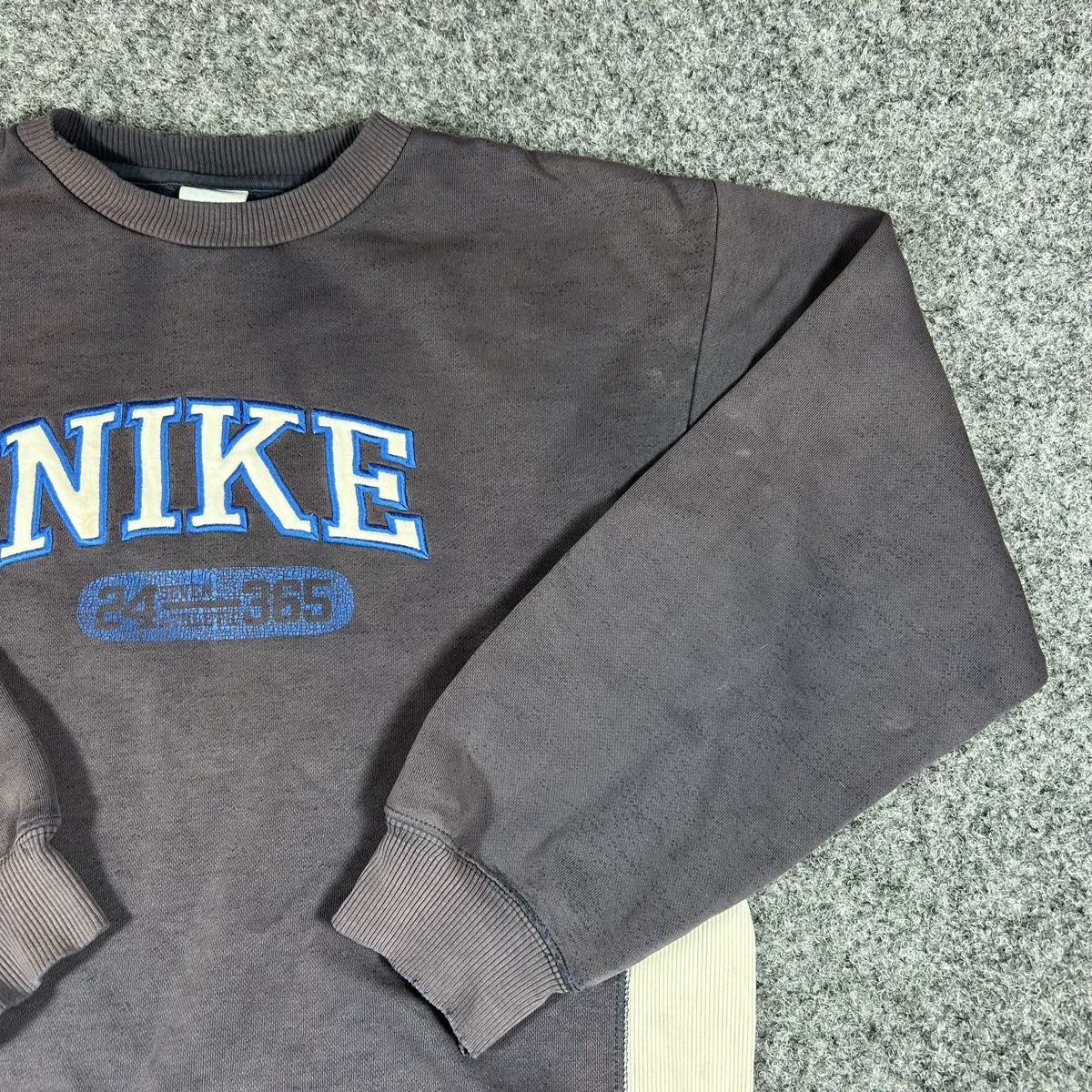Maglioni & Felpe: Nike 00s – Usato da La Sagne NE venduto da Matlasape 1