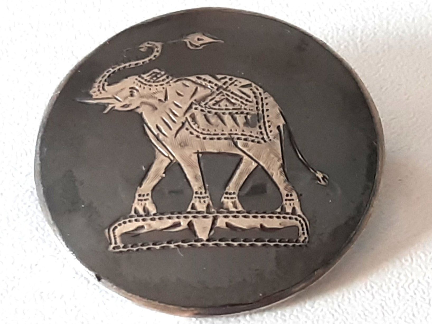 Spille & Fermagli: Silberbrosche aus Laos - Broche du Laos en argent – Usato da Savagnier venduto da Marderuth