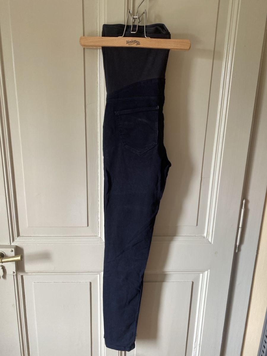 Kleiderpakete: Lot de pantalons de grossesse  – Gebraucht aus Fribourg von noh_8sl2 1