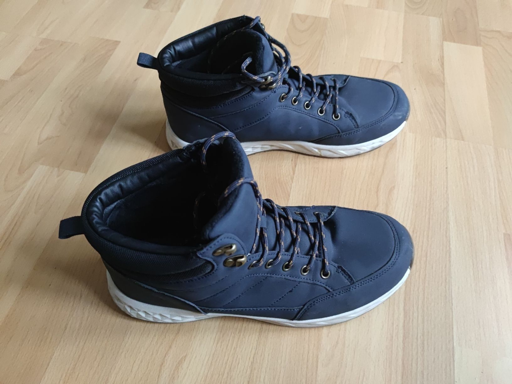 Scarpe da uomo: Winter Schuhe 46 Größe – Usato da Meggen venduto da Malecifent 3