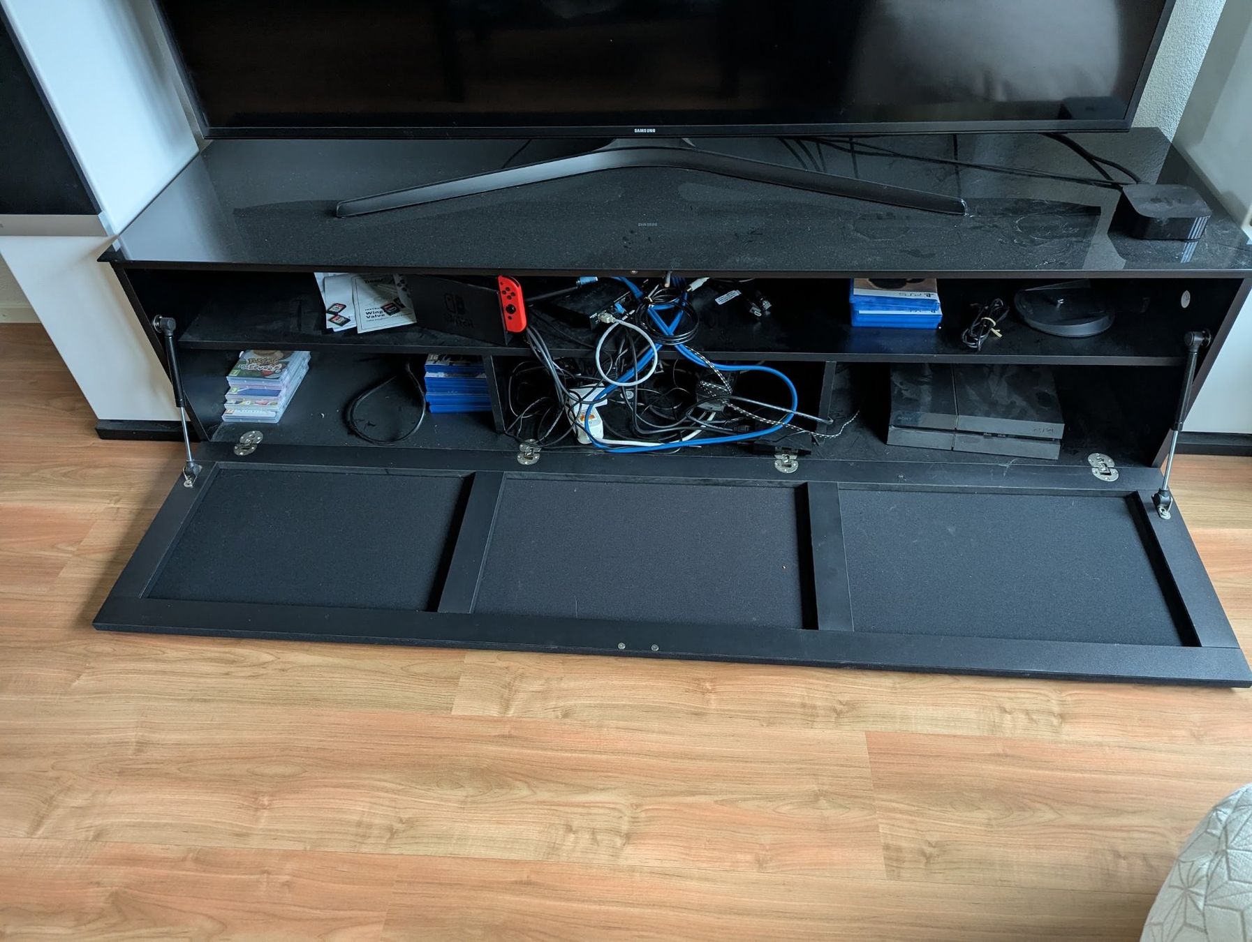 TV Möbel: Sonorous STD260T TV Möbel – Gebraucht aus Ennenda von moritzschiesser 1