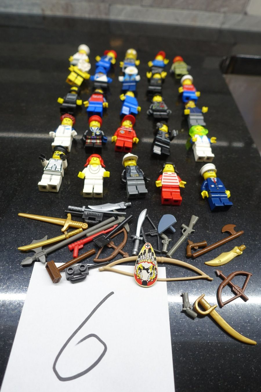 Lego Giocattoli: 25 Stk. Legofiguren (6) – Usato da Belp venduto da Mazarron58