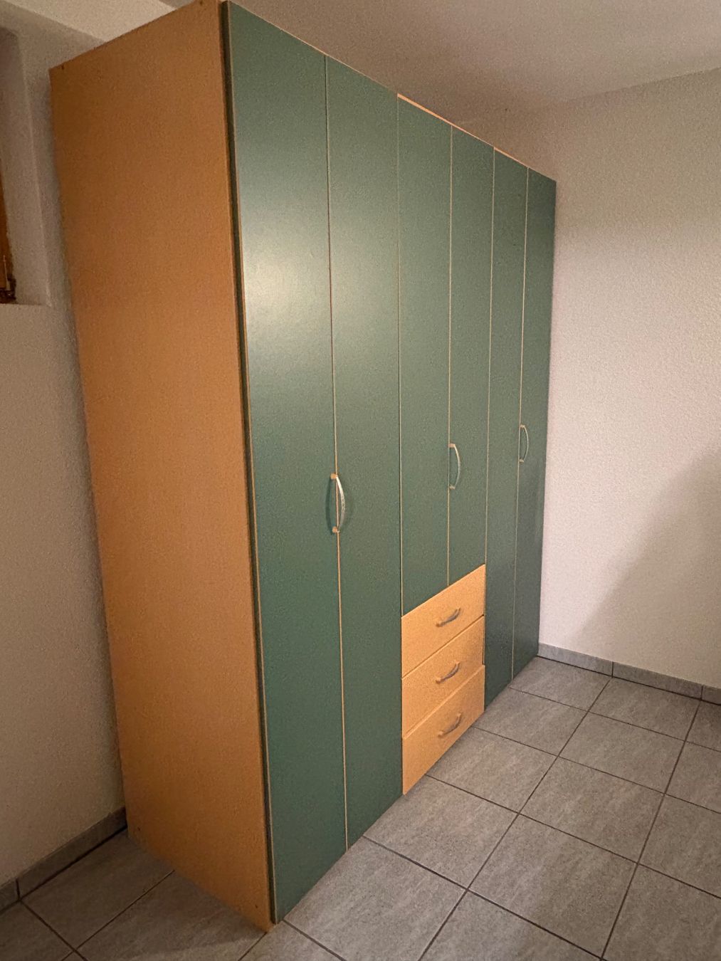 Armadi: Kleiderschrank – Usato da Wettswil venduto da IfeAA6 1