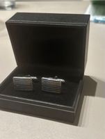 Boutons de manchette carrés argentés