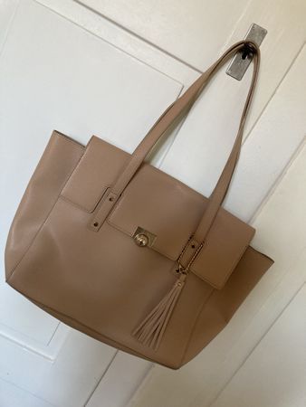 Elegante Handtasche, neuwertig, beige - Top Zustand!