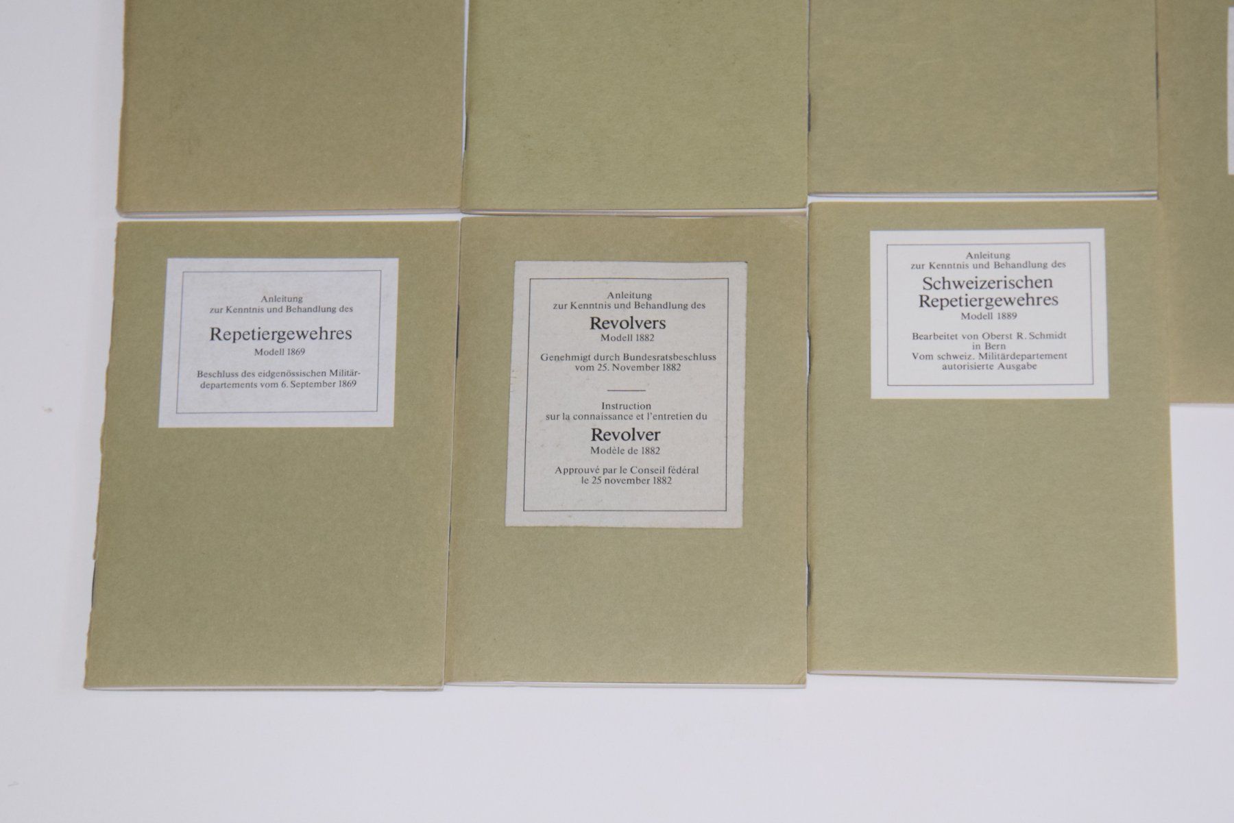 Uniformen: Uniformen – Gebraucht aus Weiningen ZH von Gubristtunnel 2