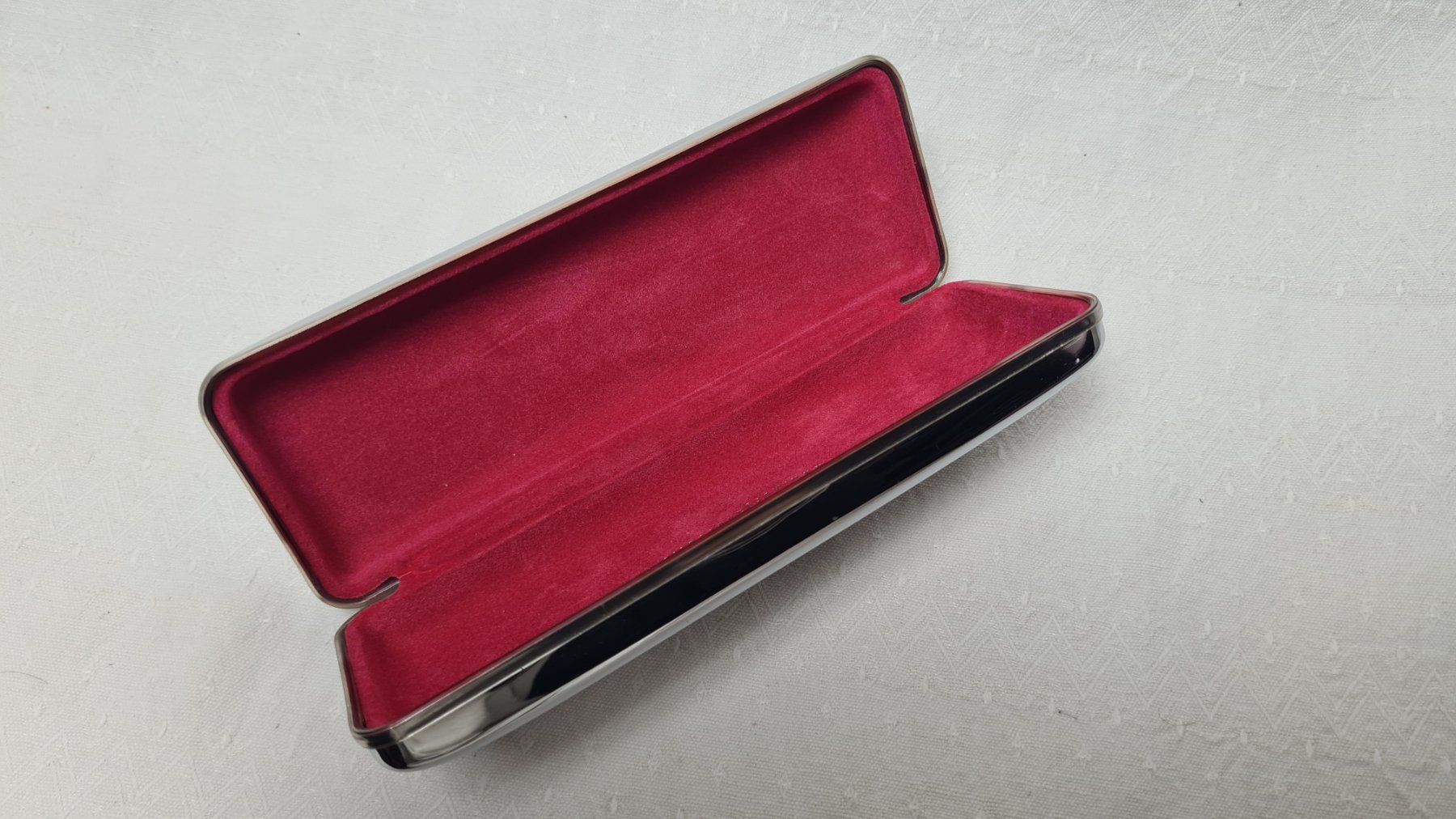 Autres vêtements & accessoires: Boite à lunettes rigide argent Morgan – D'occasion à courtelary par ikidin65 1