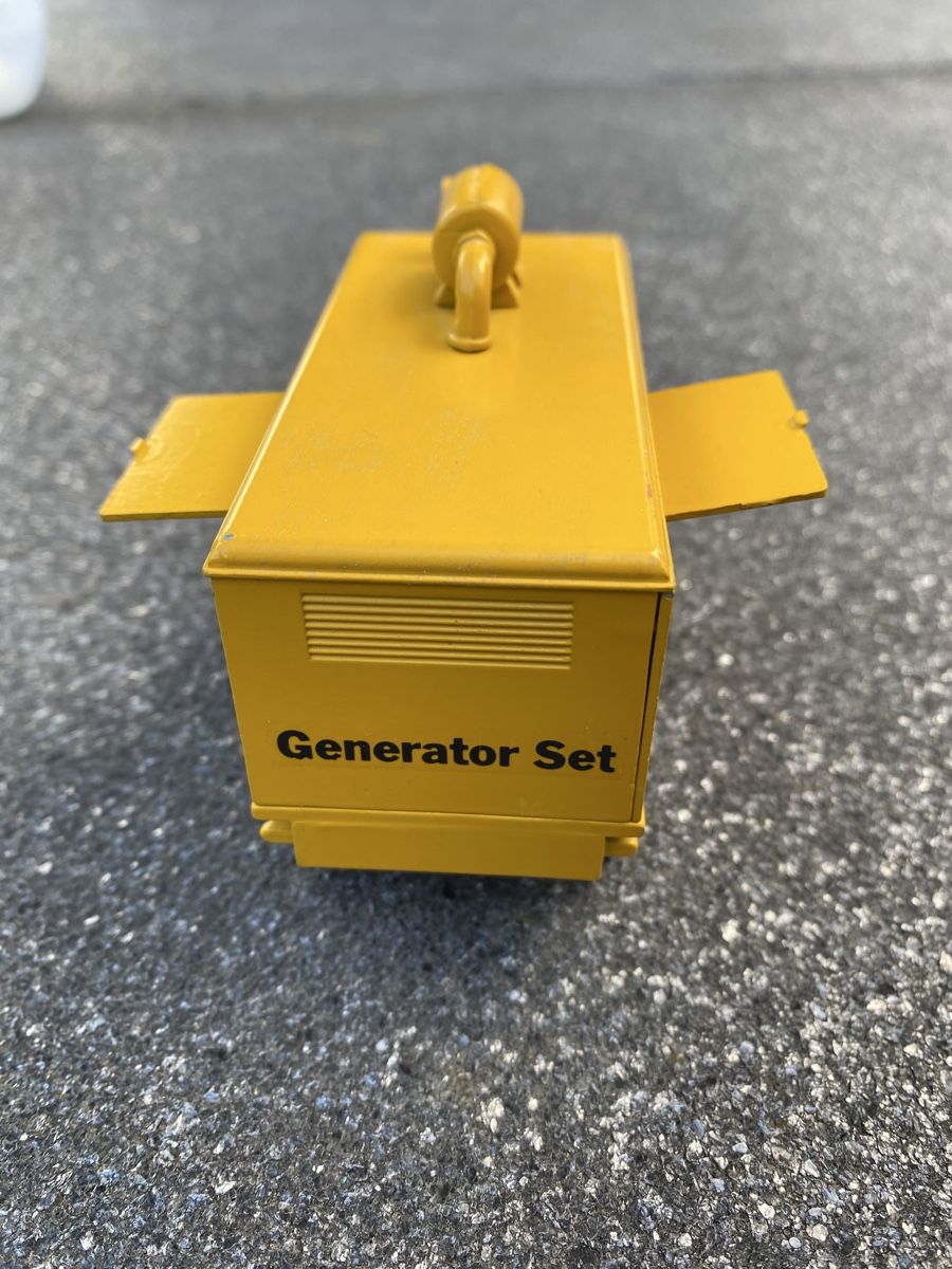 Caterpillar Kit di modellismo & Modellini statici: Modell Generator Set Caterpillar, Masstab 1:50 – Usato da Arch venduto da UrsusC46 2