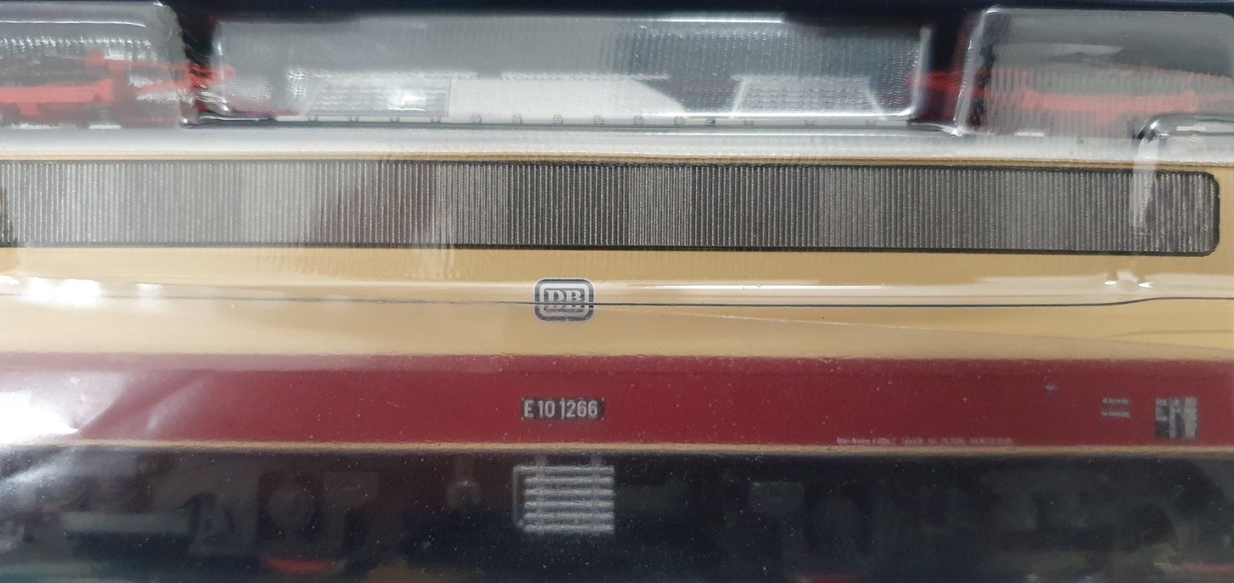 Roco Modellini di ferrovie: Roco 72570 DB E101266 Bügelfalte, mit Sound-Decoder Zimo – Nuovo e nell'imballaggio originale da Würenlos venduto da juruth 3
