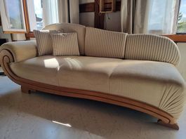 Schönes Sofa handgefertig