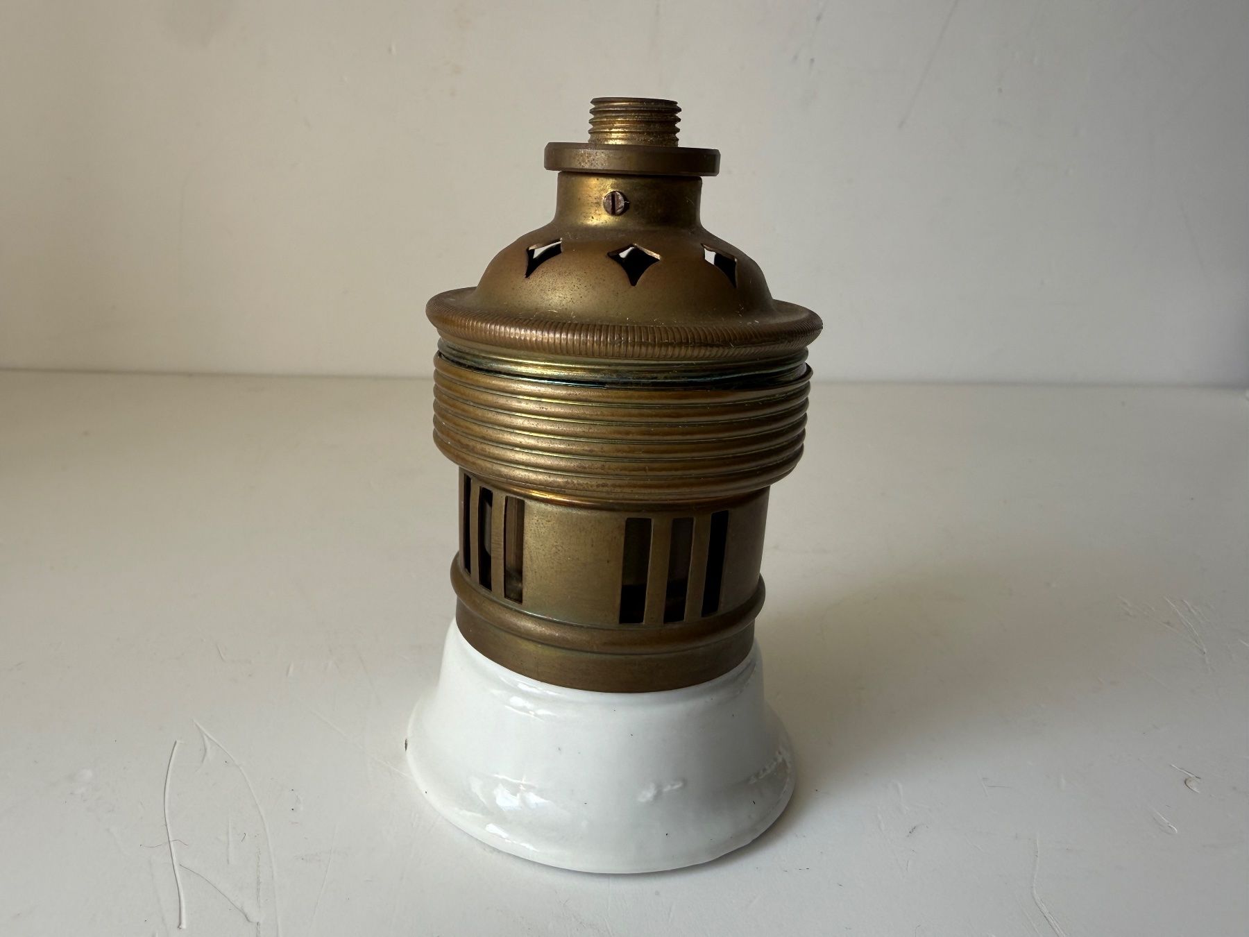 Lampade: Antike Lampenfassung – Usato da Zwingen venduto da moje1 3