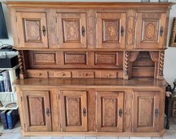 Splendide buffet ancien de 1777 de Suisse centrale