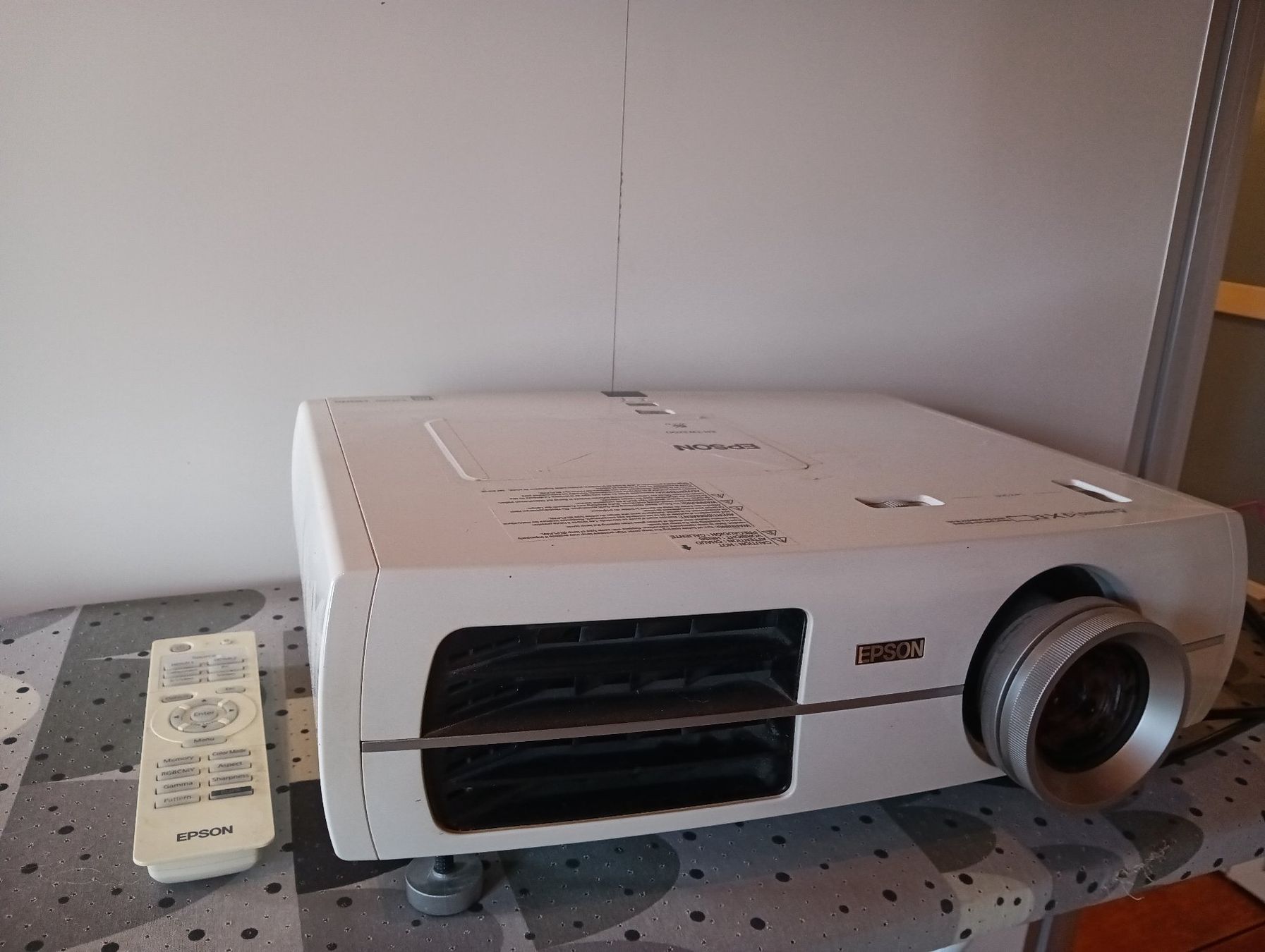 Epson Proiettori: Beamer EPSON EH-TW3200 – Usato da Hinterfultigen venduto da Jhawk 2