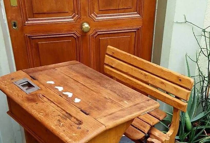 Bureaux: pupitre élève ancien – D'occasion à Genève par uneautresaison 3