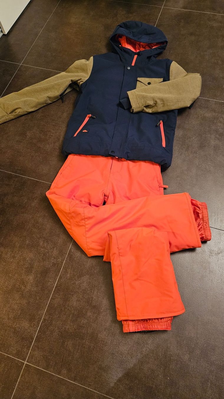 Quiksilver Lotti & Set di vestiti: Ensemble ski Quiksilver, taille 12 ans – Usato da Carrouge (VD) venduto da Littlefavroux