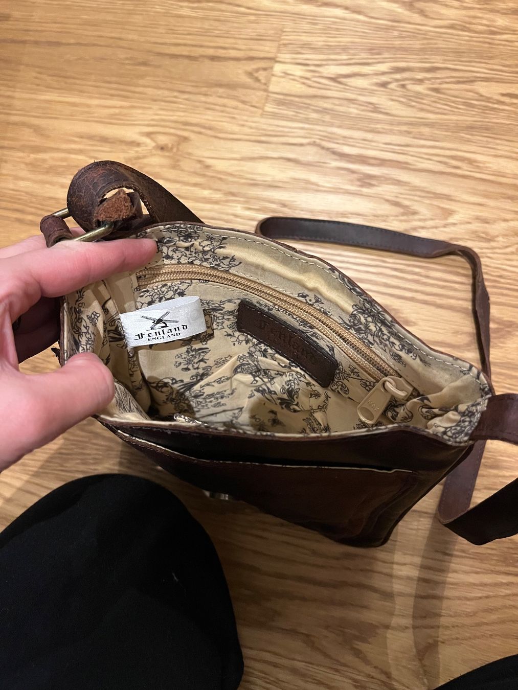 Sacs: Neue kleine Ledertasche – Neuf avec emballage d'origine à Zürich par car_cr6w 5