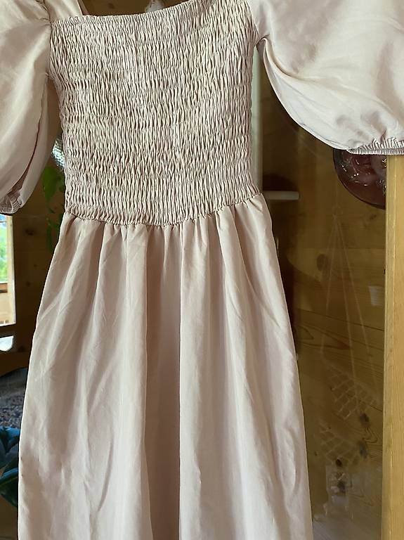 Robes: Rosanes Kleid  – D'occasion à Därstetten par yas_pb5r 1