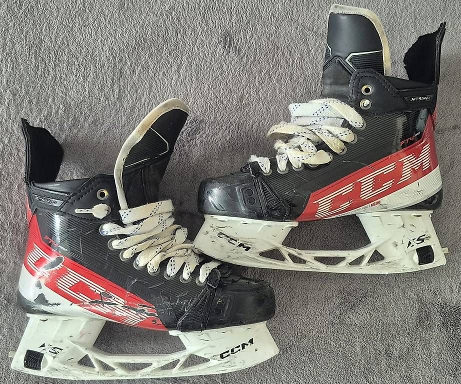 Ccm Pattini da ghiaccio: Schlittschuhe CCM FT4  Grösse 41 – Usato da Biasca venduto da Locher71