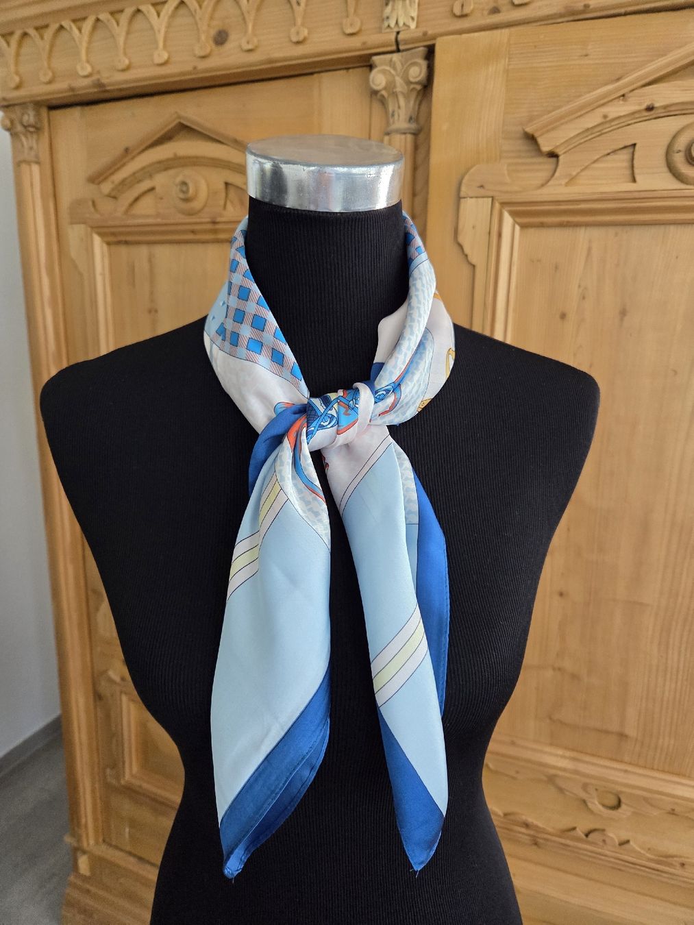 Foulard & Sciarpe: schönes Foulard – Nuovo (secondo la descrizione) da Wiesendangen venduto da Sinhuk 1