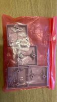 Neue, Originalverpackte Boden-Abstandhalter mit Schrauben
