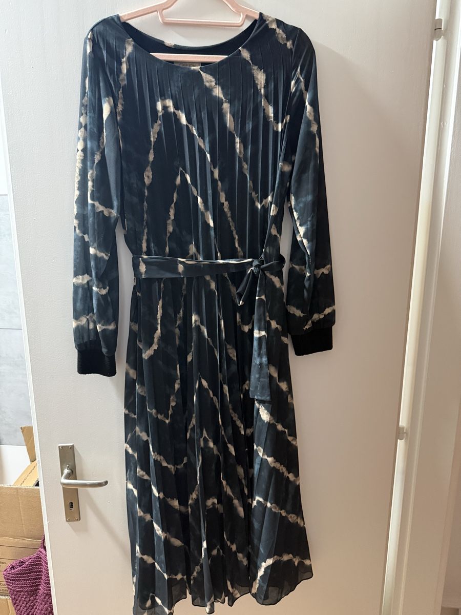Vestiti: Kleid cartoon – Usato da visp venduto da Kmemo1