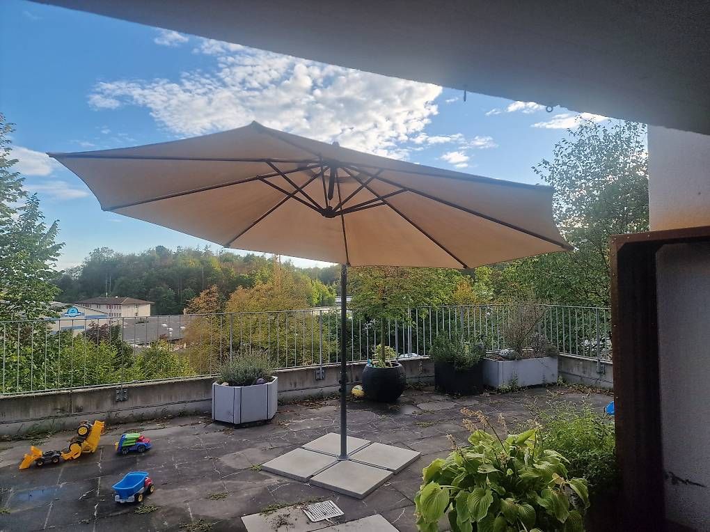 Parasols: Sonnenschirm 3x3m – D'occasion à Neunkirch par marci005