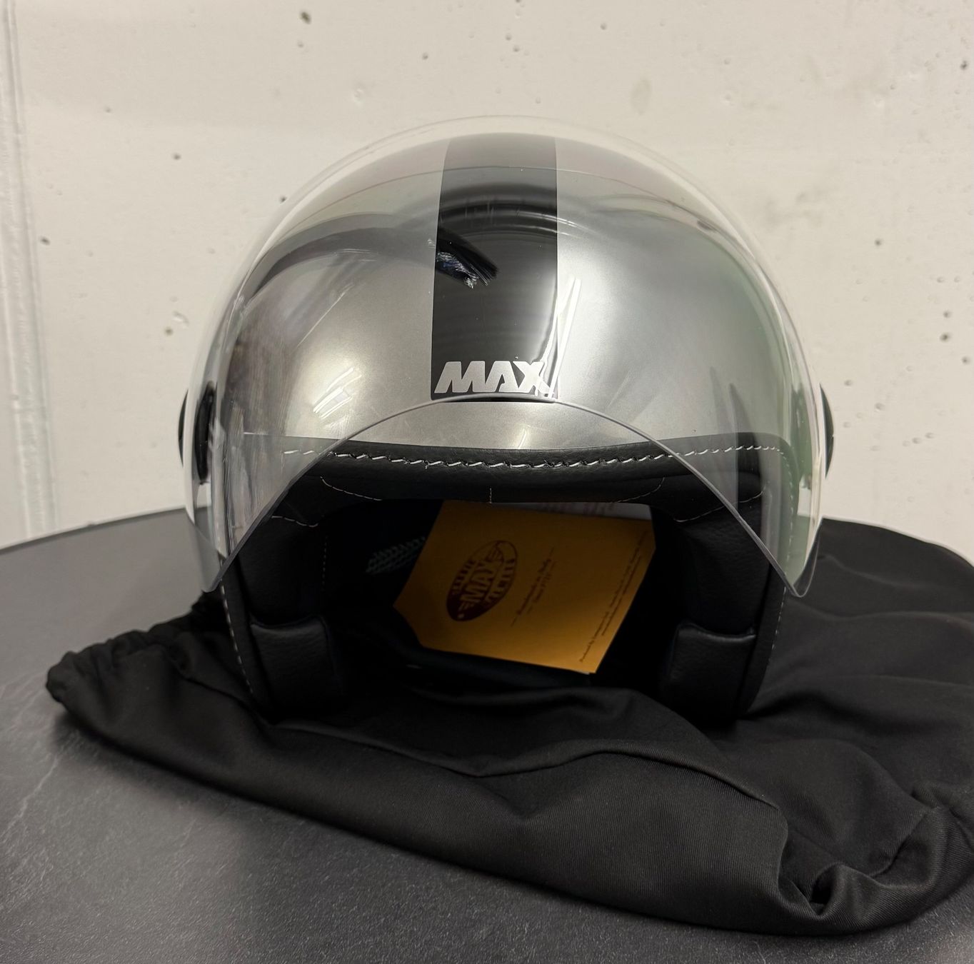 Caschi & visiere: MAX Helm silber mit Visier: S – Nuovo (secondo la descrizione) da Schlieren venduto da carmotica 4