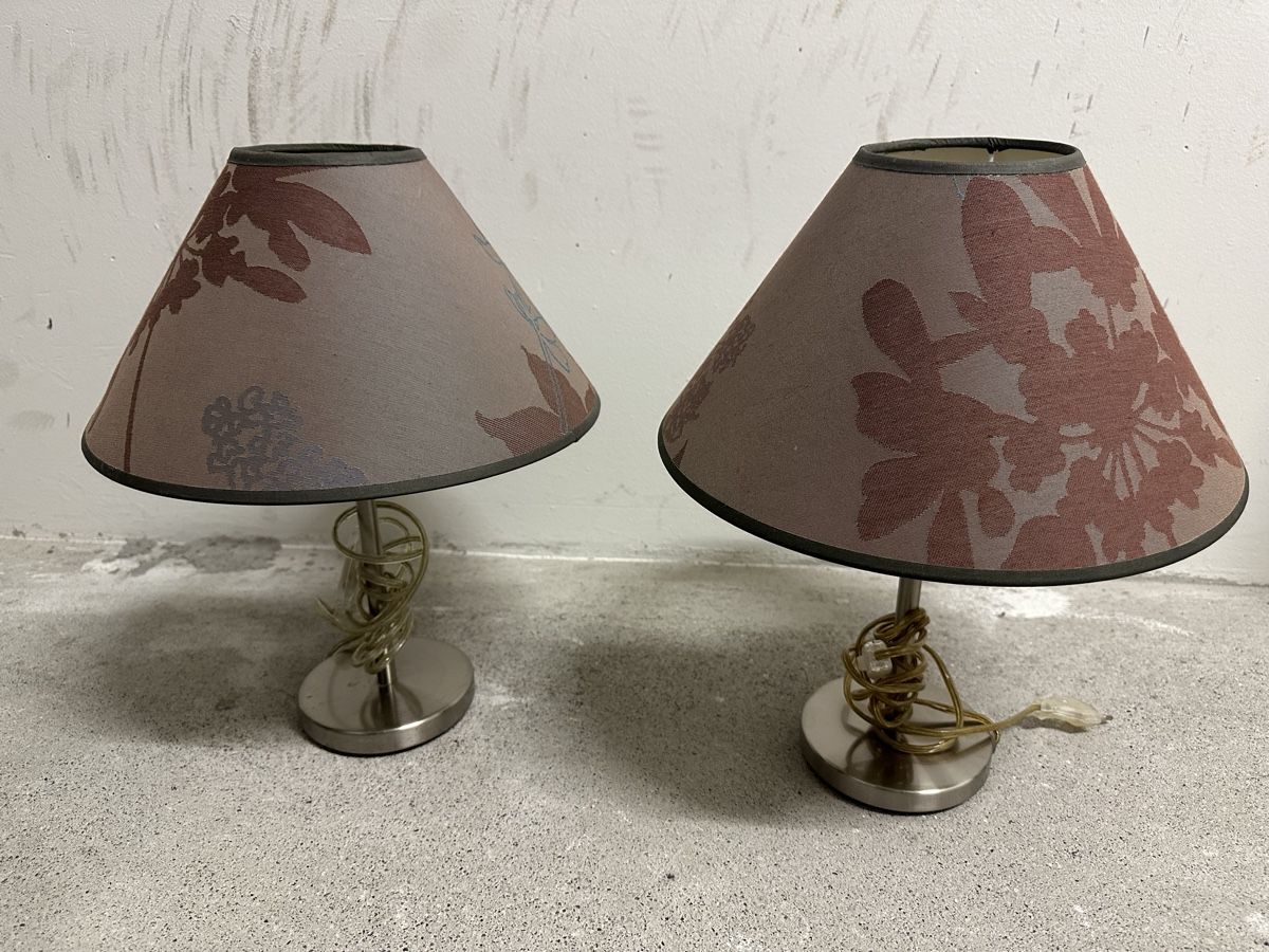 Lampade: 2 Nightstand Lamps  – Usato da Dübendorf venduto da reb_b67f