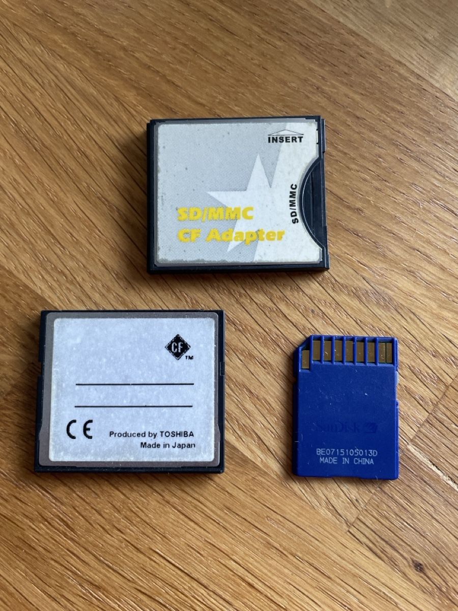 Sandisk Schede di memoria: SanDisk 2GB + Adapter // Toshiba 256MB – Usato da Mettmenstetten venduto da lennia_g 1