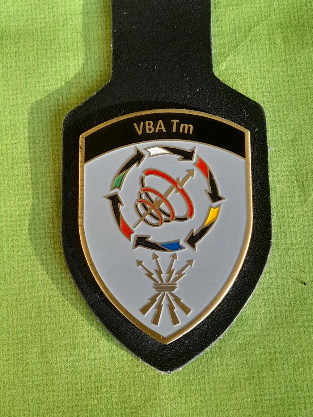 Schweizer Armee Plaketten & Abzeichen: Brusttaschenanhänger VBA Tm der Schweizer Armee – Gebraucht aus Aeschi b.Spiez von 52_wochen 1