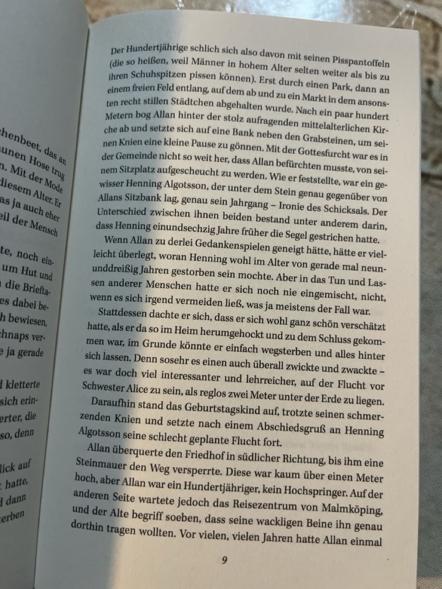 Libri: Jonas Jonasson: Der Hundertjährige - Geniale Story! – Nuovo (secondo la descrizione) da Zürich venduto da Belisimo 6