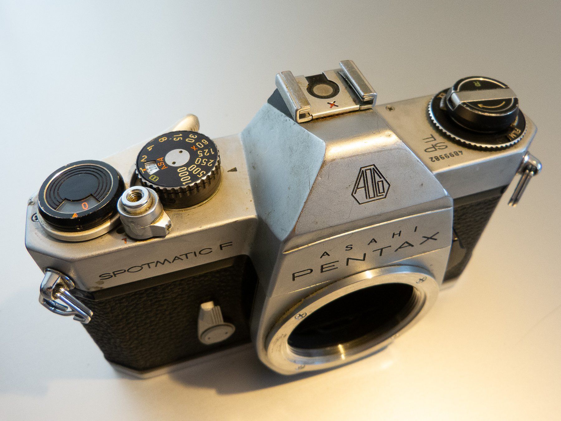 Pentax Fotocamera: Ashai Pentax Spotmatic F mit 2 Objektiven – Usato da St.Gallen venduto da migi001 4
