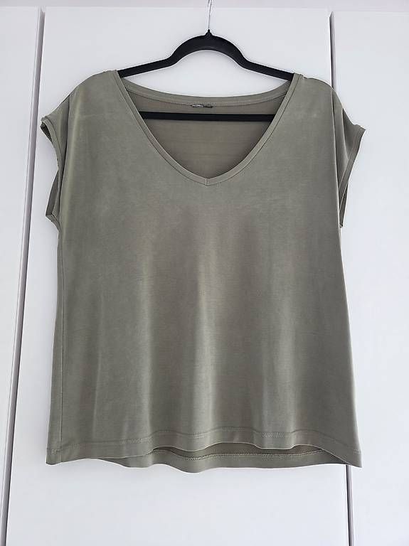 T-shirt: T-Shirt kaki vero moda – Usato da Hilterfingen venduto da boal1980