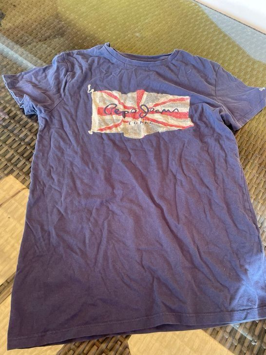 Hemden, T-Shirts & Polos: Junge Pepe Jeans T-Shirt 176 – Gebraucht aus Bergdietikon von antovale