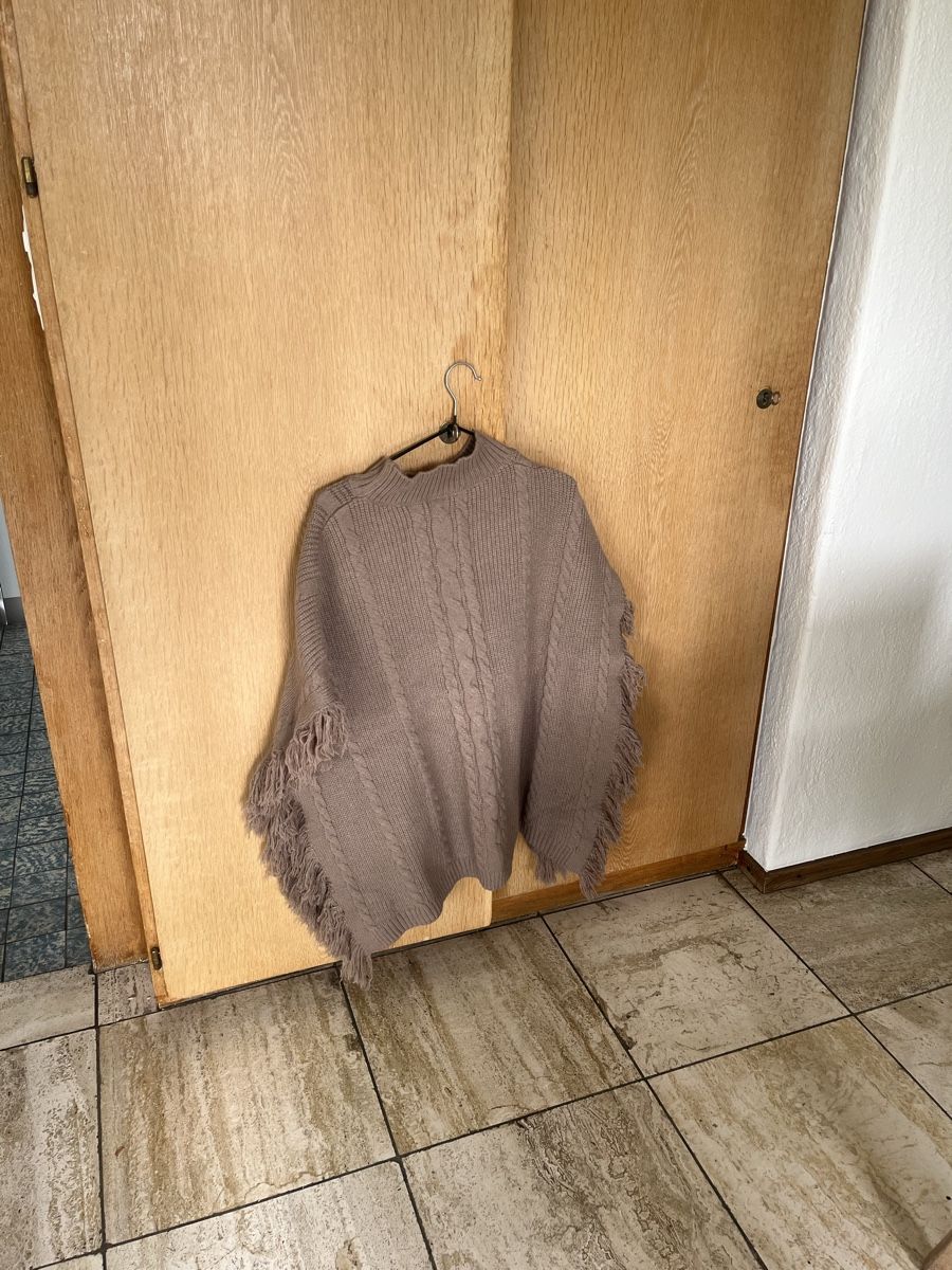 Altro in  Abbigliamento & Accessori: Brown poncho – Nuovo e nell'imballaggio originale da Zürich venduto da kin_rpq8