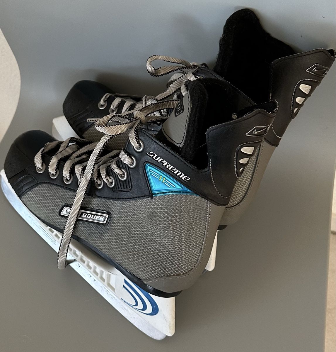 Bauer Pattini da ghiaccio: Schlittschuhe Bauer Supreme Gr. 5, Gr. 38 – Usato da Mauensee venduto da Braut-kleid 2