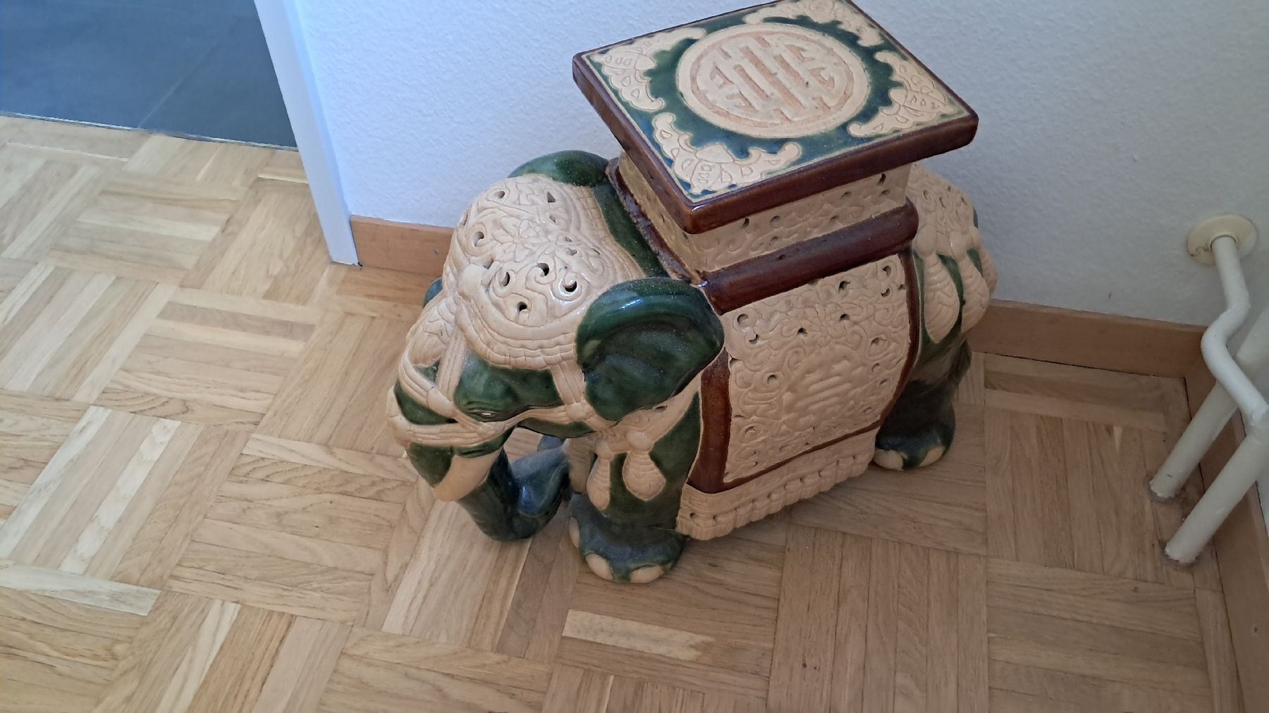 Tutte le decorazioni: porzelan elefant – Usato da Oberentfelden venduto da Caot10