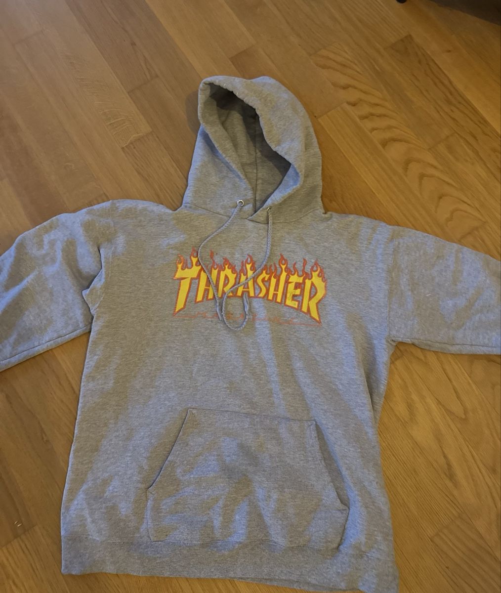Pullover & Sweatshirts: Thrasher Kapuzenpullover grau Grösse S/M – Gebraucht aus Kradolf von ij5