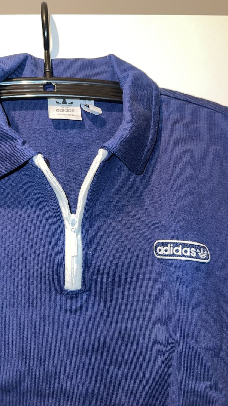 T-shirt: CropTop Hemd Adidas blau Grösse 46 – Nuovo (secondo la descrizione) da Oftringen venduto da tola19 1