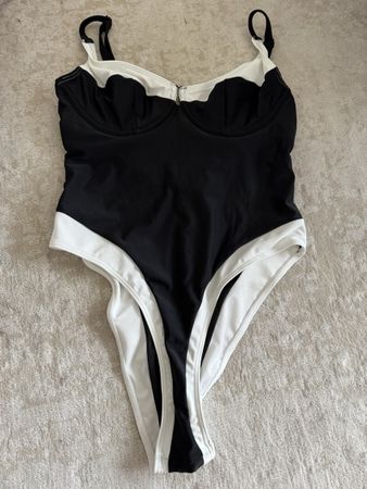 Montce x Playful Promises Badeanzug Gr. EU 75E / US 34DD 