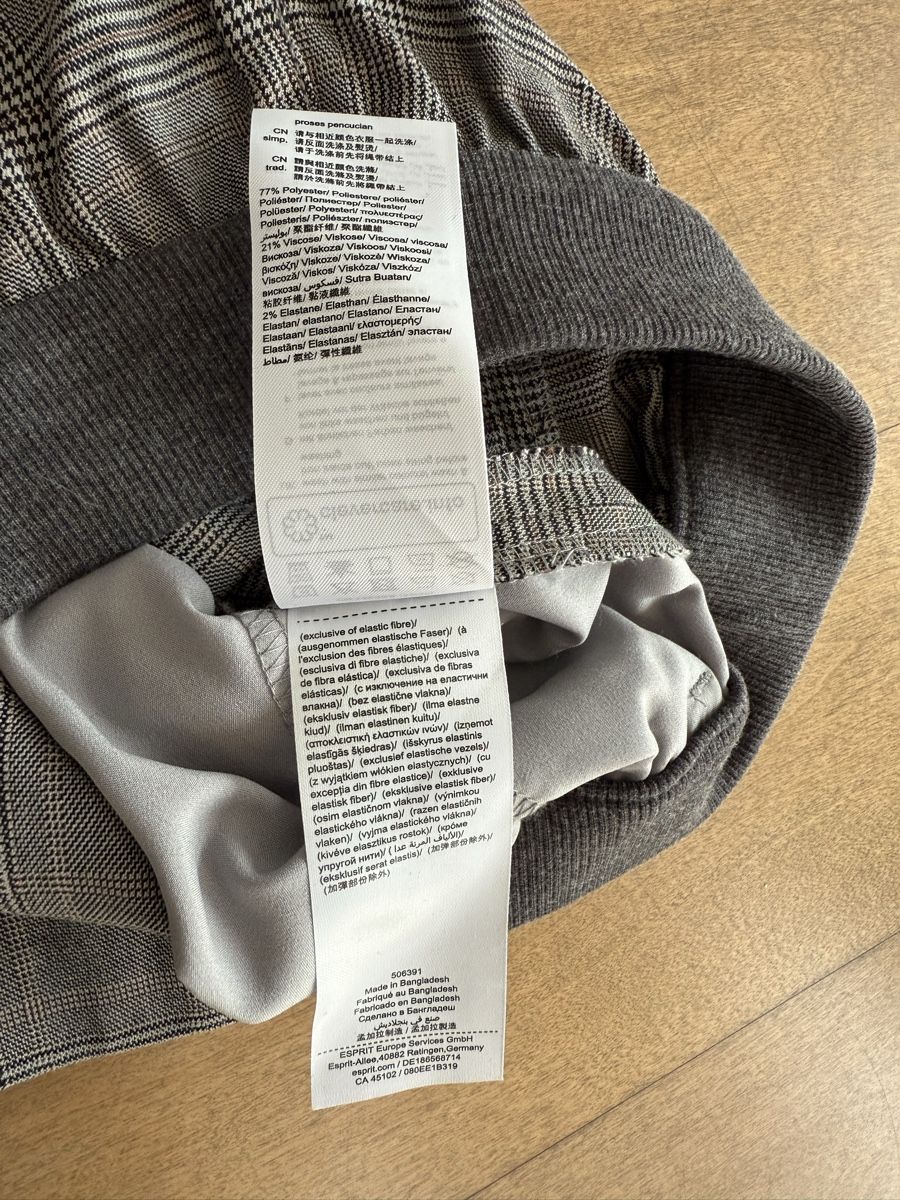 Esprit Pantaloni: ESPRIT - Grau karrierte Hosen – Usato da Meilen venduto da kleisi01 5