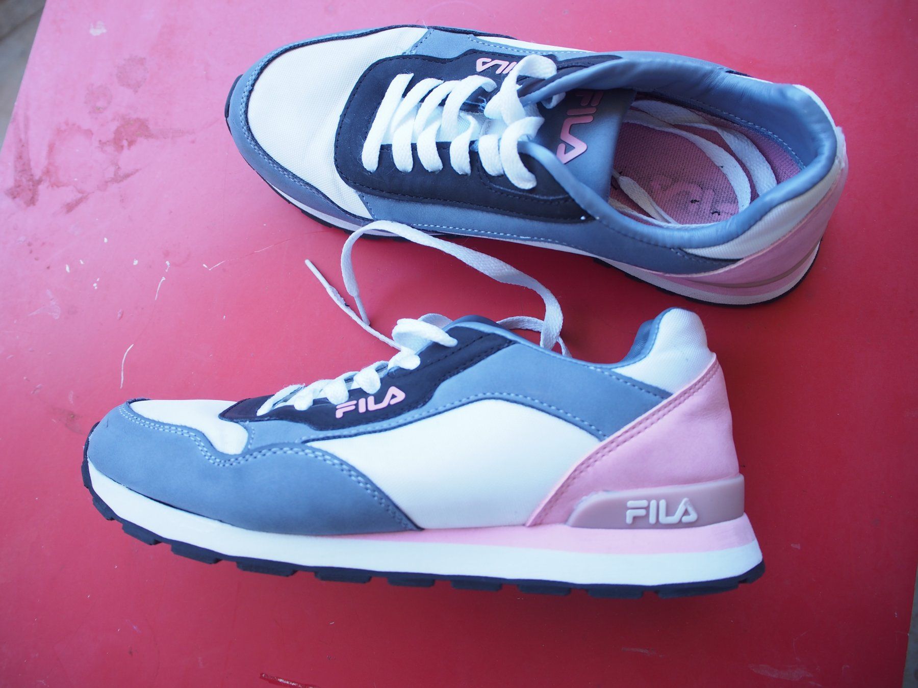 Fila Scarpe da donna: Basket  Fila – Usato da Meyrin venduto da SRkaem 2