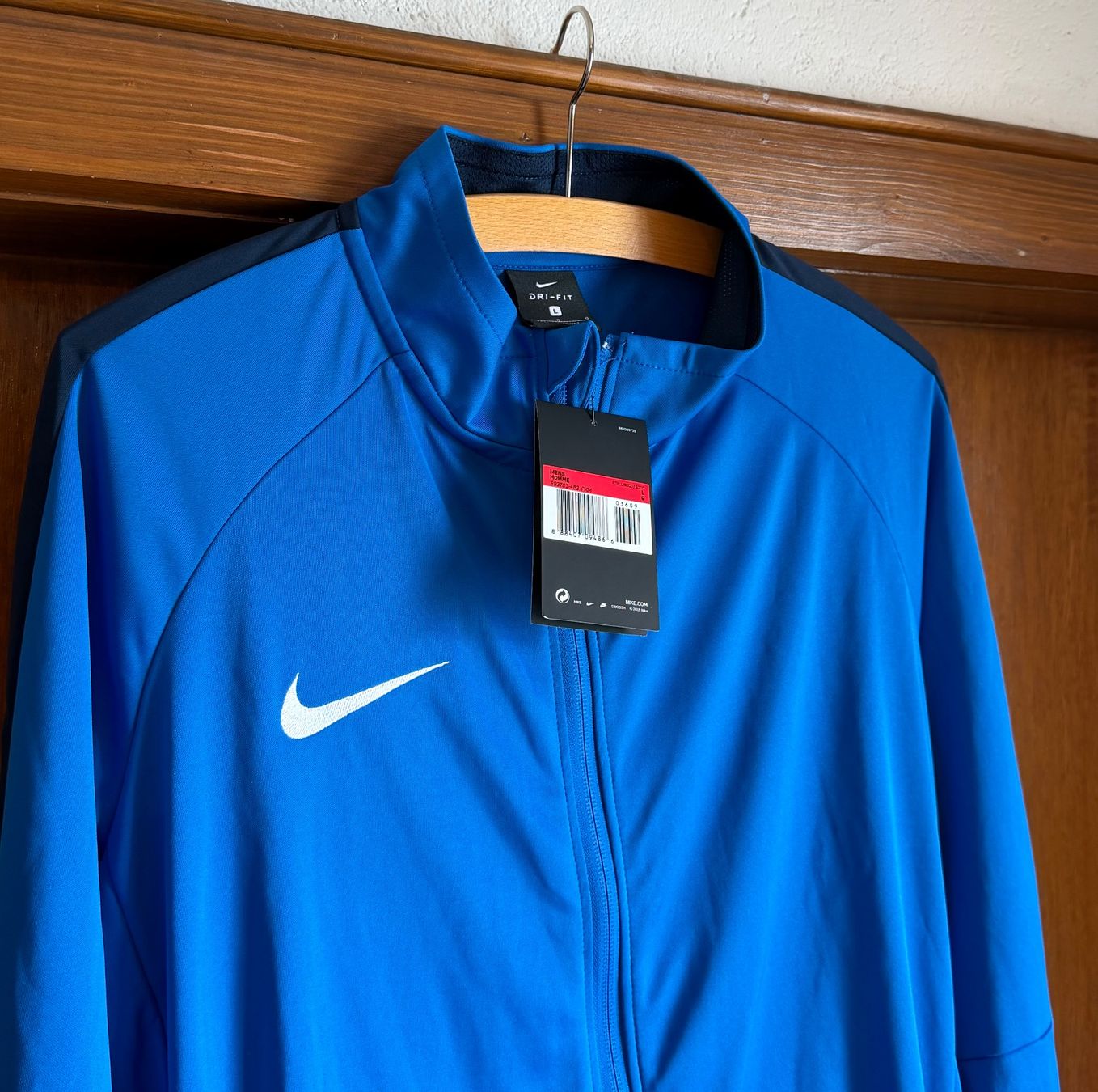 Nike Jacken: Nike Trainingsjacke Pullover, Gr. L, NEU! – Neu und originalverpackt aus Walchwil von BackstageBruder