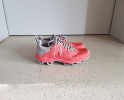ON Damen Laufschuh Grösse 37