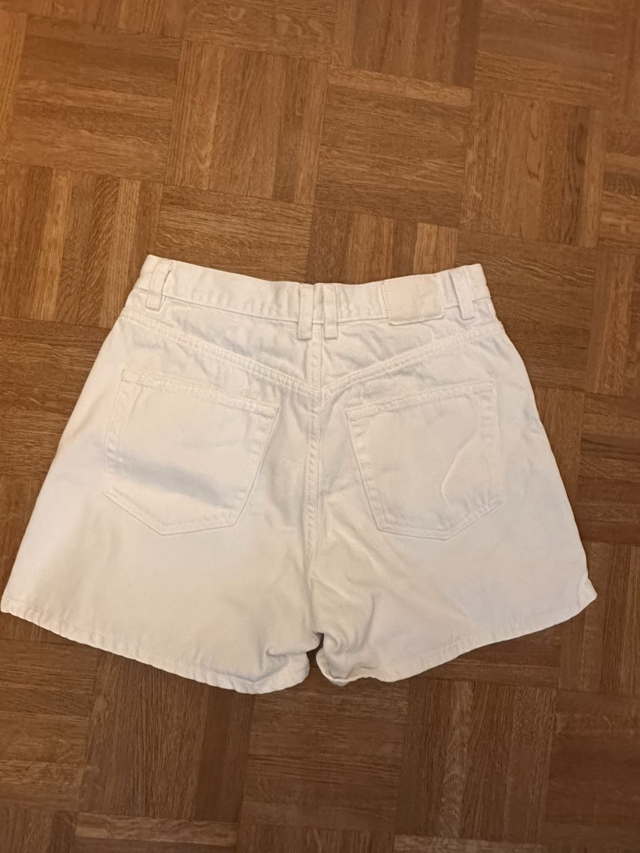 Pull&Bear Jeans: Weisse Shorts von Pull&Bear, Grösse 40, Top Zustand – Usato da Dierikon venduto da anfuchs 2